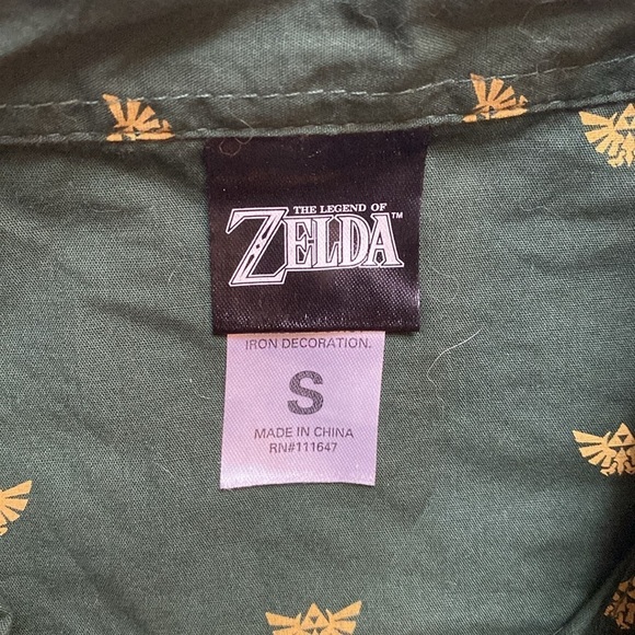 The Legend of Zelda Green Short Sleeve Men's Shirt Size Small - Picture 3 of 9